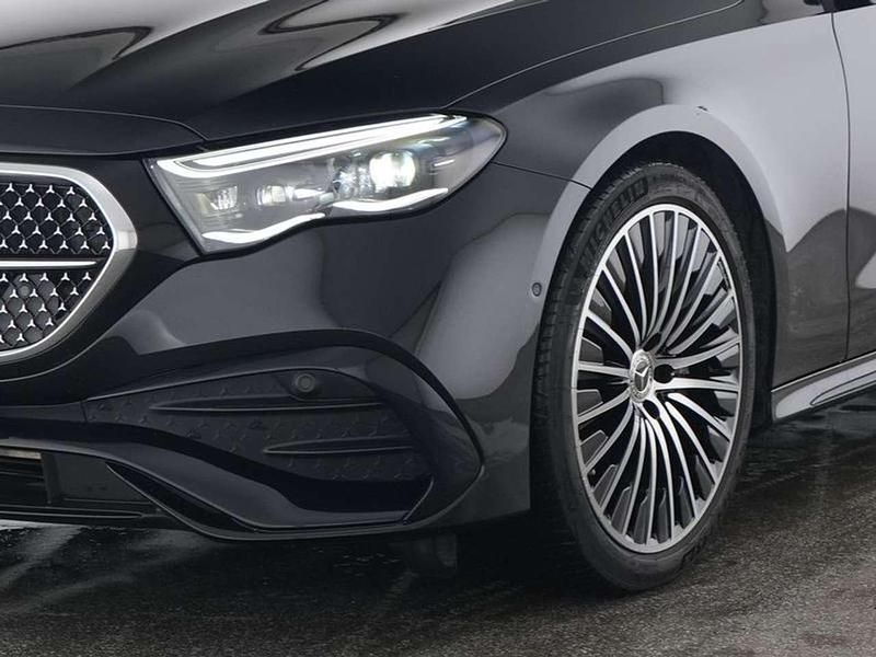Gebraucht Mercedes E300 AMG 197 PS (144 kW) 2024 Obsidianschwarz metallic Kombi