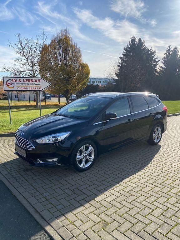 Schwarz Gebraucht 2018 Ford Focus Titanium Limousine | 6.300 € (Superpreis) - Bild 1/4