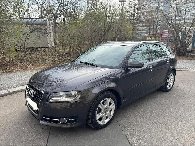 Gebraucht Audi A3 Ambiente 125 PS (91 kW) 2010 Grau Kleinwagen