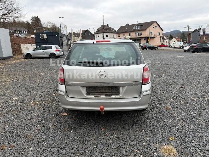 Gebraucht Opel Astra Innovation 110 PS (80 kW) 2008 Silber Limousine