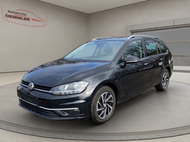 Deep black perleffekt Gebraucht 2019 VW Golf VII Kombi | 18.500 € (Fairer Preis) - Bild 1/4