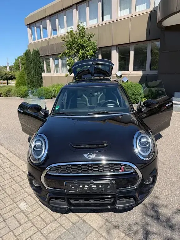 Gebraucht Mini John Cooper Works 178 PS (130 kW) 2021 Schwarz Kleinwagen