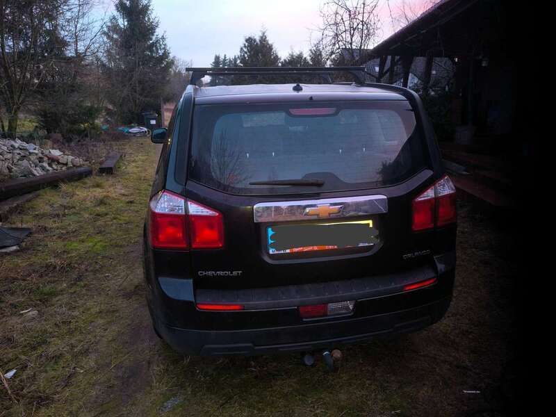 Schwarz Gebraucht 2013 Chevrolet Orlando Van / Kleinbus | 4.800 € (Etwas zu teuer) - Bild 1/4
