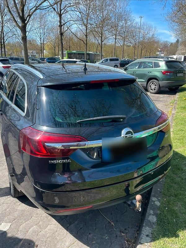 Gebraucht Opel Insignia 163 PS (119 kW) 2014 Schwarz Kombi