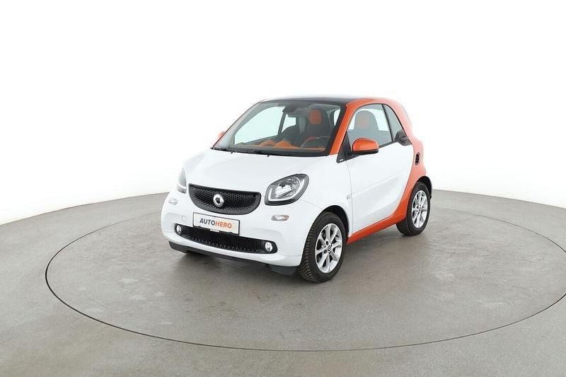 Weiß Gebraucht 2018 Smart ForTwo Coupé Basis Kleinwagen | 14.320 € (Fairer Preis) - Bild 1/3