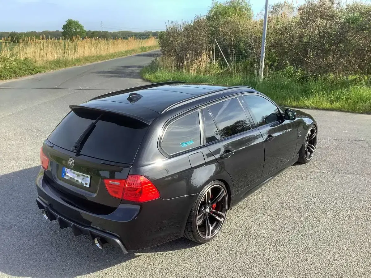 Brugt BMW 330 Performance 326 HK (239 kW) 2012 Sort Stationcar