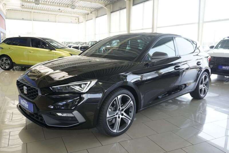 Midnight schwarz Neu 2024 Seat Leon FR Limousine | 30.910 € (Fairer Preis) - Bild 1/4