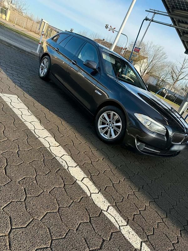 Gebraucht BMW 525 218 PS (160 kW) 2013 Grau Kombi