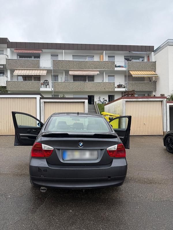 Gebraucht BMW 320 163 PS (119 kW) 2006 Limousine