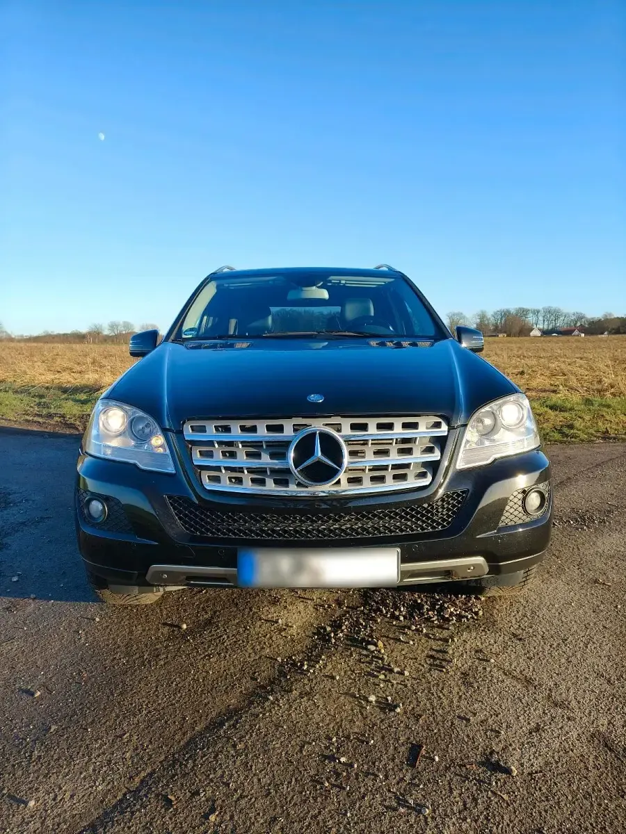 Gebraucht Mercedes ML350 204 PS (150 kW) 2010 Schwarz SUV