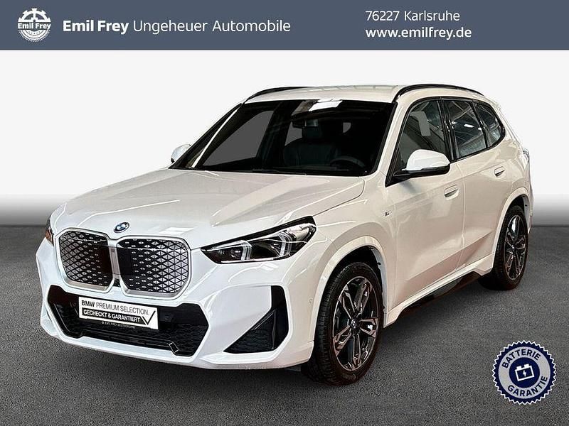 Weiß Neu 2025 BMW iX1 M Sport SUV | 59.990 € (Teuer) - Bild 1/2