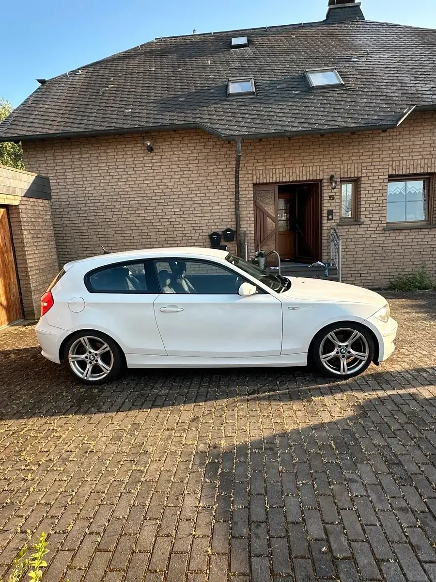 Gebraucht BMW 118 143 PS (105 kW) 2008 Weiß Kleinwagen