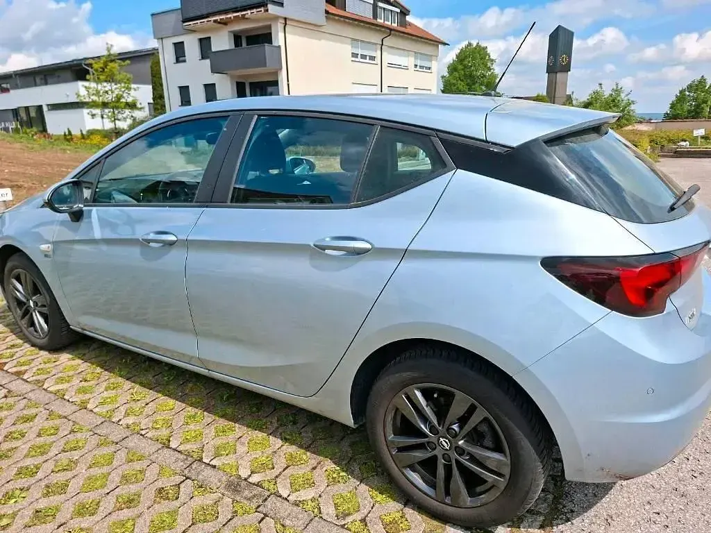 Gebraucht Opel Astra 105 PS (77 kW) 2019 Andere farben Limousine