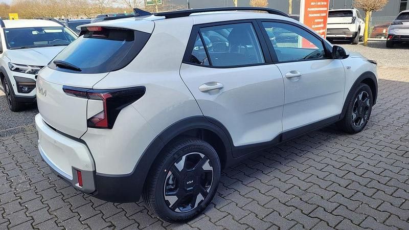 Neu Kia Stonic 101 PS (74 kW) 2025 Schneeweiß SUV