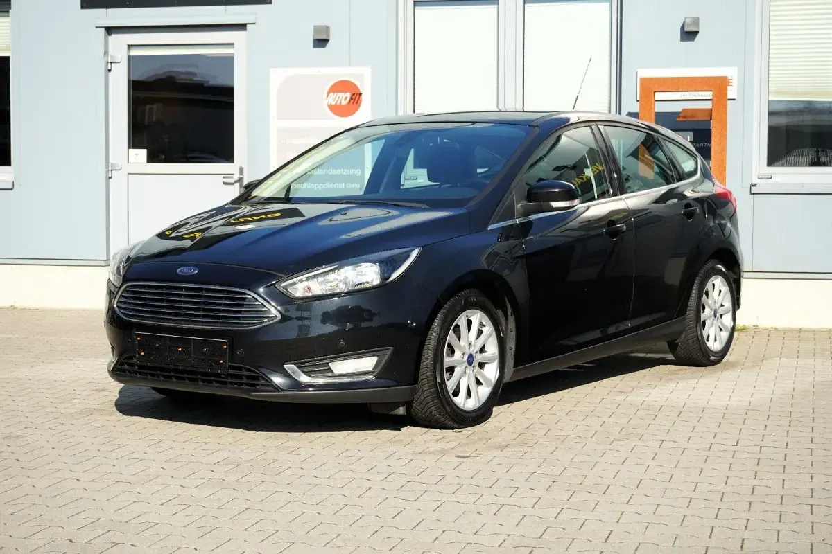 Gebraucht Ford Focus Titanium 125 PS (91 kW) 2014 Schwarz Limousine