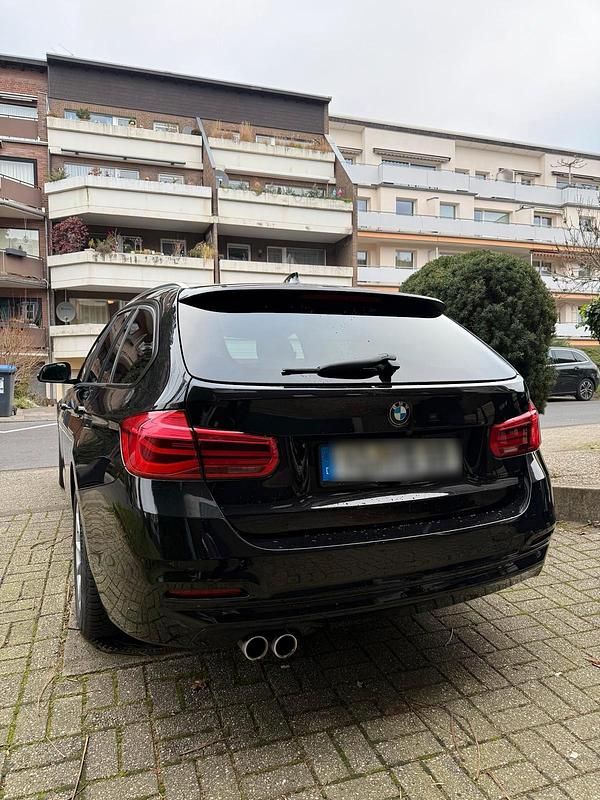 Gebraucht BMW 320 Shadowline 190 PS (139 kW) 2016 Schwarz Kombi