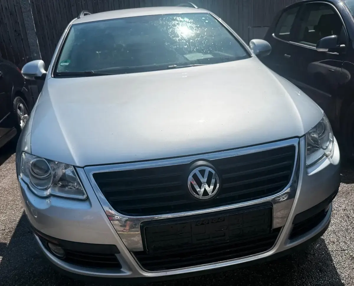 Gebraucht VW Passat Trendline 110 PS (80 kW) 2010 Grau Kombi