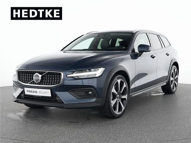 Blau Gebraucht 2024 Volvo V60 CC Ultimate Kombi | 46.450 € (Fairer Preis) - Bild 1/4