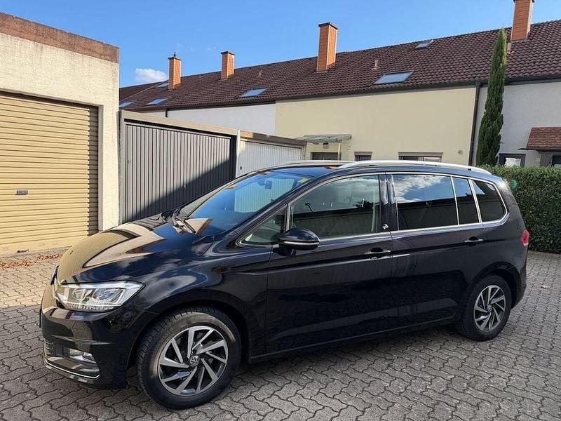 Schwarz Gebraucht 2017 VW Touran Sound Van / Kleinbus | 15.500 € (Guter Preis) - Bild 1/4
