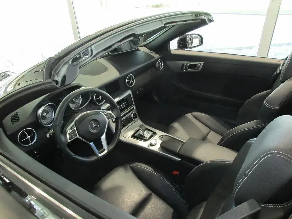 Gebraucht Mercedes SLK300 245 PS (180 kW) 2015 Schwarz Cabrio