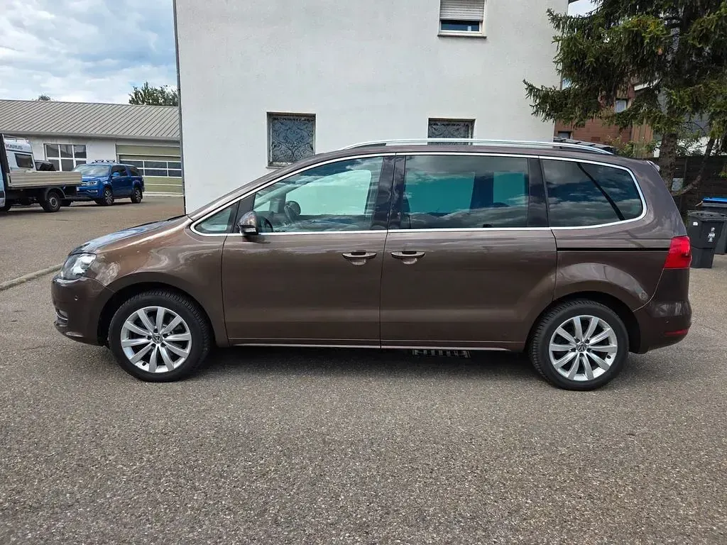 Gebraucht VW Sharan Highline 150 PS (110 kW) 2012 Braun Van / Kleinbus