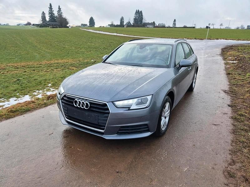 Grau Gebraucht 2018 Audi A4 Kombi | 14.300 € (Superpreis) - Bild 1/4
