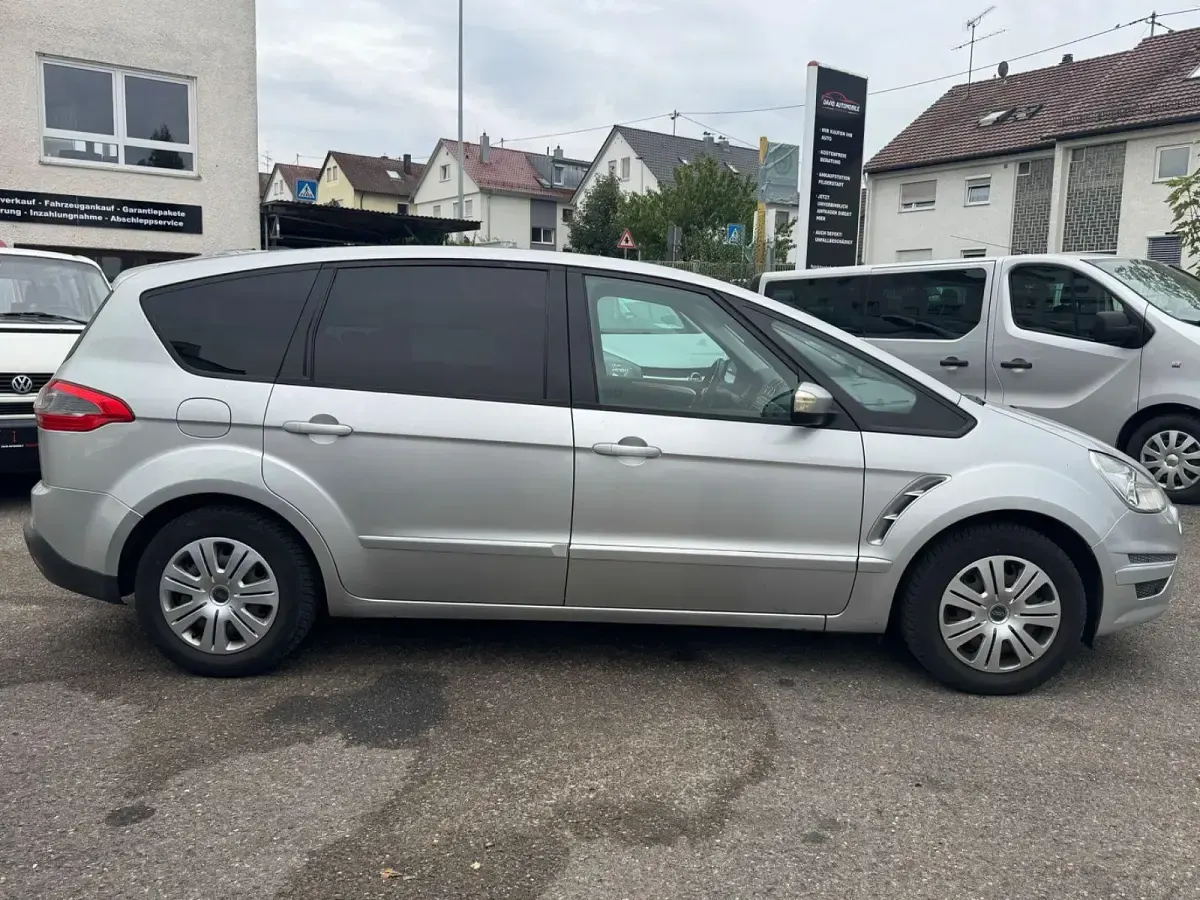 Gebraucht Ford S-MAX Trend 163 PS (119 kW) 2011 Silber Van / Kleinbus