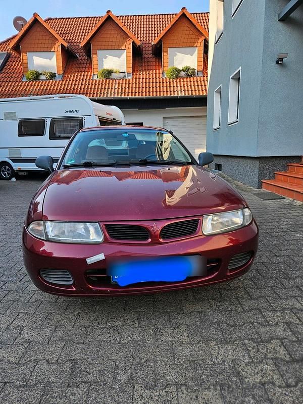 Rot Gebraucht 1996 Mitsubishi Carisma Limousine | 400 € (Superpreis) - Bild 1/4