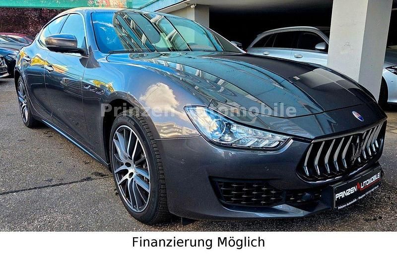 Grau Gebraucht 2020 Maserati Ghibli Coupé | 33.490 € (Teuer) - Bild 1/4