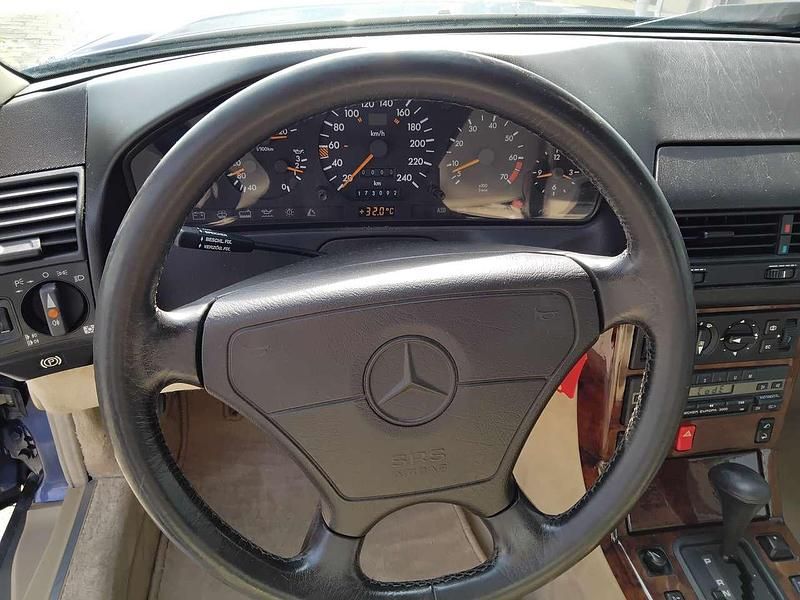 Gebraucht Mercedes SL300 190 PS (139 kW) 1993 Sonderfarbe Cabrio