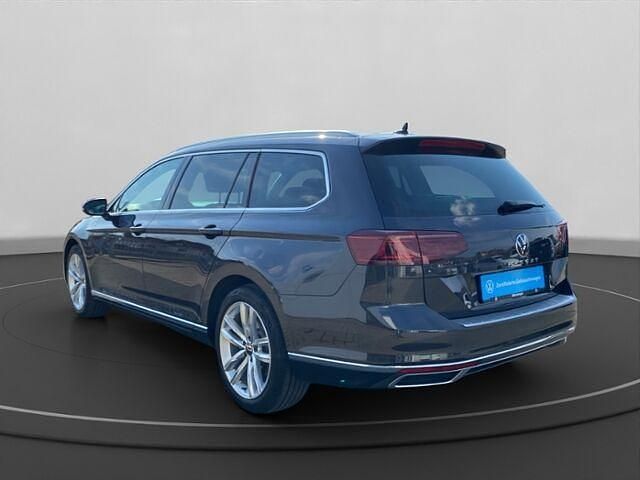 Gebraucht VW Passat Elegance 150 PS (110 kW) 2020 Grau Kombi