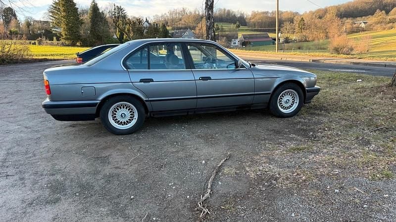 Second-hand BMW 525 143 CP (105 kW) 1993 Gri Berlinǎ