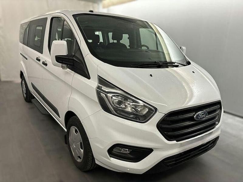 Gebraucht Ford Transit Custom Trend 131 PS (96 kW) 2019 Weiß sonderlack Van / Kleinbus