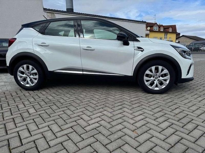 Gebraucht Renault Captur Intens 140 PS (102 kW) 2022 Weiss qnc+schwarz gne SUV