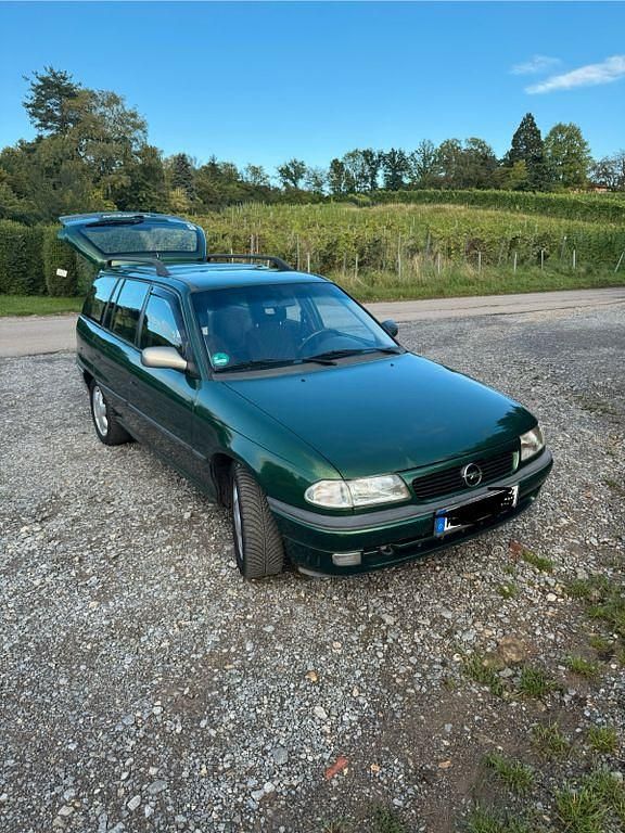 Grün Gebraucht 1997 Opel Astra Van / Kleinbus | 3.600 € (Teuer) - Bild 1/4