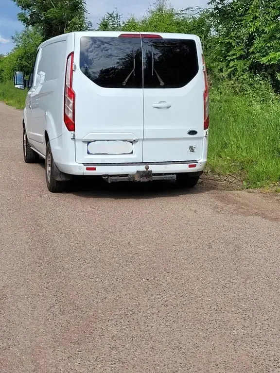 Gebraucht Ford 300 131 PS (96 kW) 2019 Weiß Van / Kleinbus