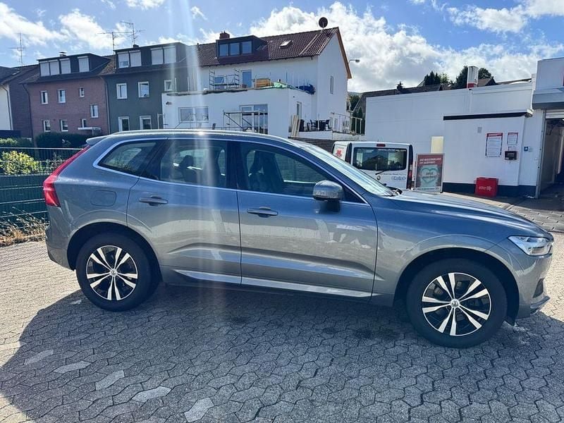 Gebraucht Volvo XC60 Momentum 150 PS (110 kW) 2020 Grau SUV
