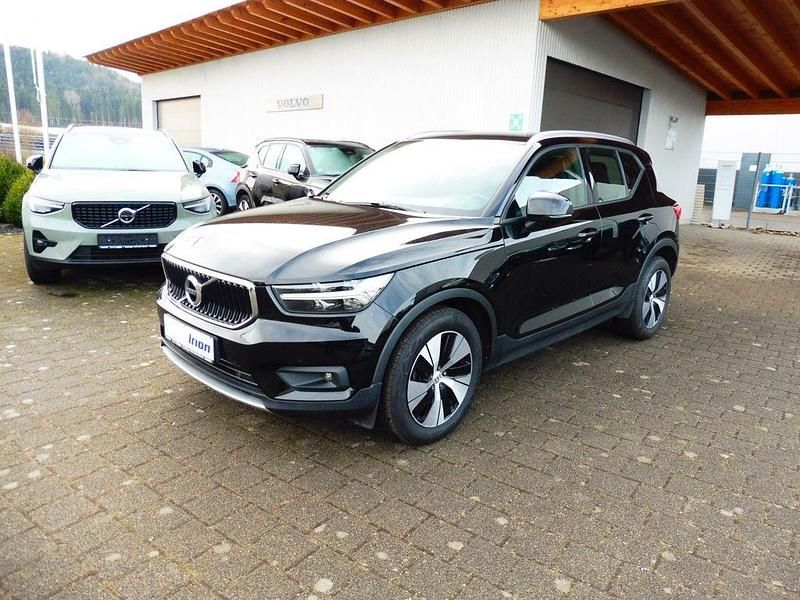 Schwarz Gebraucht 2020 Volvo XC40 Momentum SUV | 23.600 € (Superpreis) - Bild 1/4