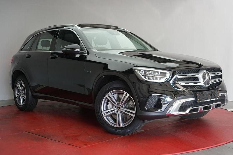 Schwarz Gebraucht 2021 Mercedes GLC300e SUV | 33.990 € (Superpreis) - Bild 1/4