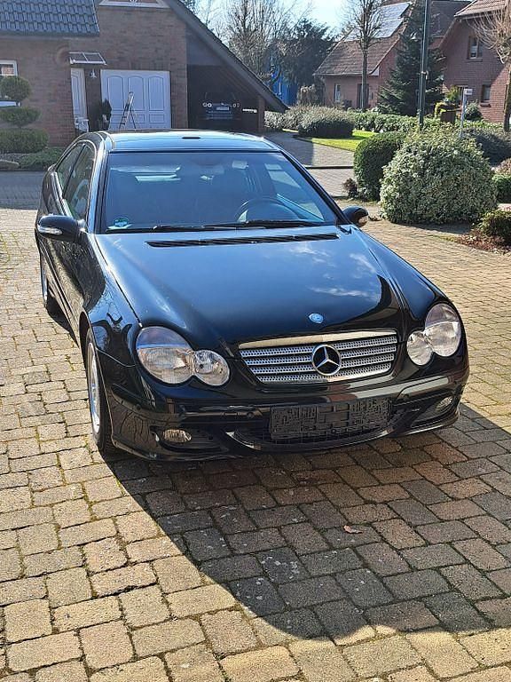 Gebraucht Mercedes C200 163 PS (119 kW) 2004 Schwarz Coupé
