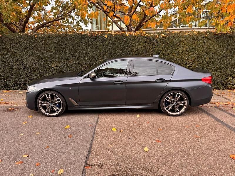 Gebraucht BMW M550 Shadowline 400 PS (294 kW) 2020 Grau Limousine