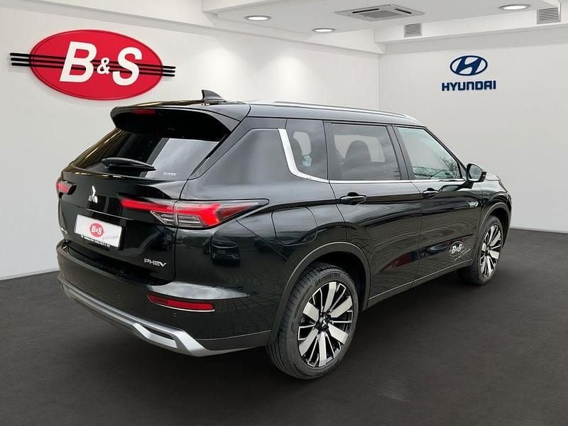 Gebraucht Mitsubishi Outlander P-HEV Edition 306 PS (225 kW) 2025 Kristall schwarz SUV