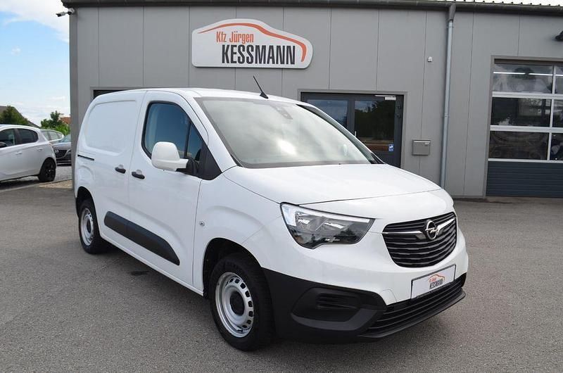 Weiß Gebraucht 2020 Opel Combo Edition Van / Kleinbus | 9.900 € (Superpreis) - Bild 1/4
