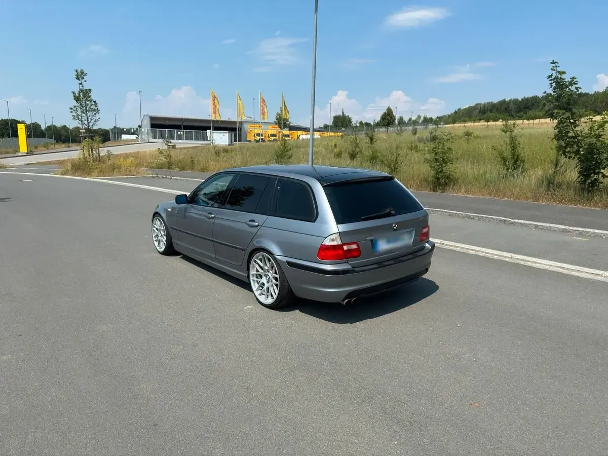 Gebraucht BMW 330 M Sport 231 PS (169 kW) 2003 Grau Kombi