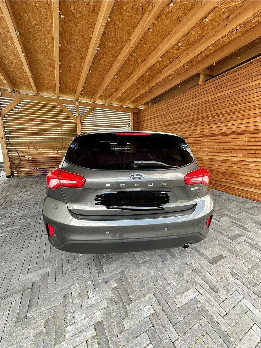 Gebraucht Ford Focus 125 PS (91 kW) 2019 Grau Limousine