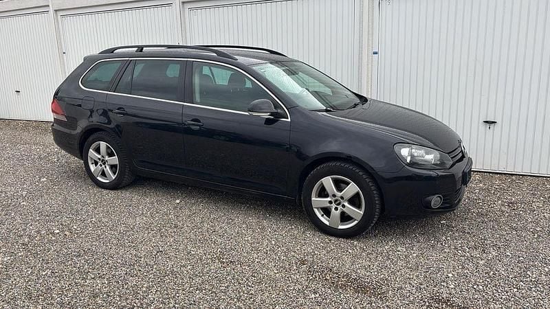 Gebraucht VW Golf VI Comfortline 105 PS (77 kW) 2011 Schwarz Kleinwagen