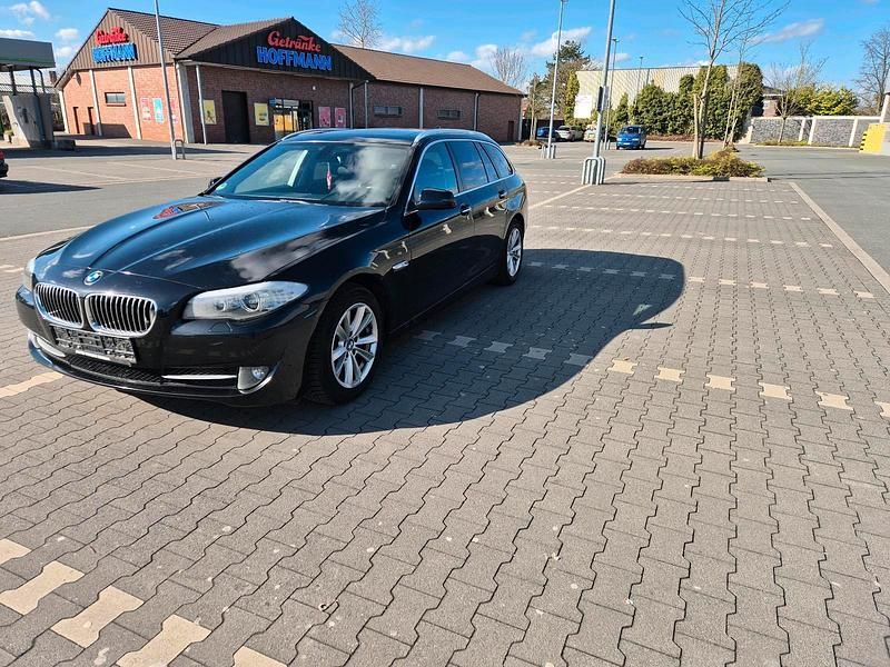 Gebraucht BMW 520 218 PS (160 kW) 2012 Schwarz Kombi