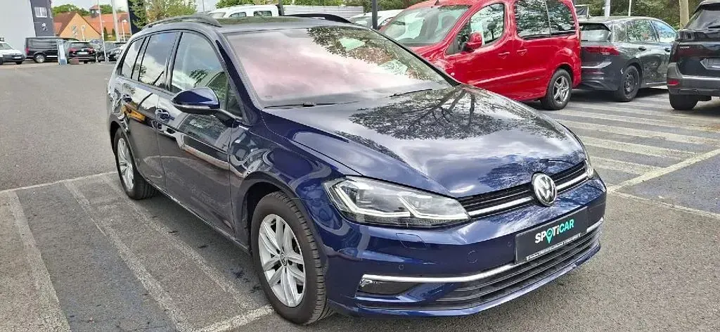 Gebraucht VW Golf VII Comfortline 116 PS (85 kW) 2019 Atlantik blue metallic Kombi