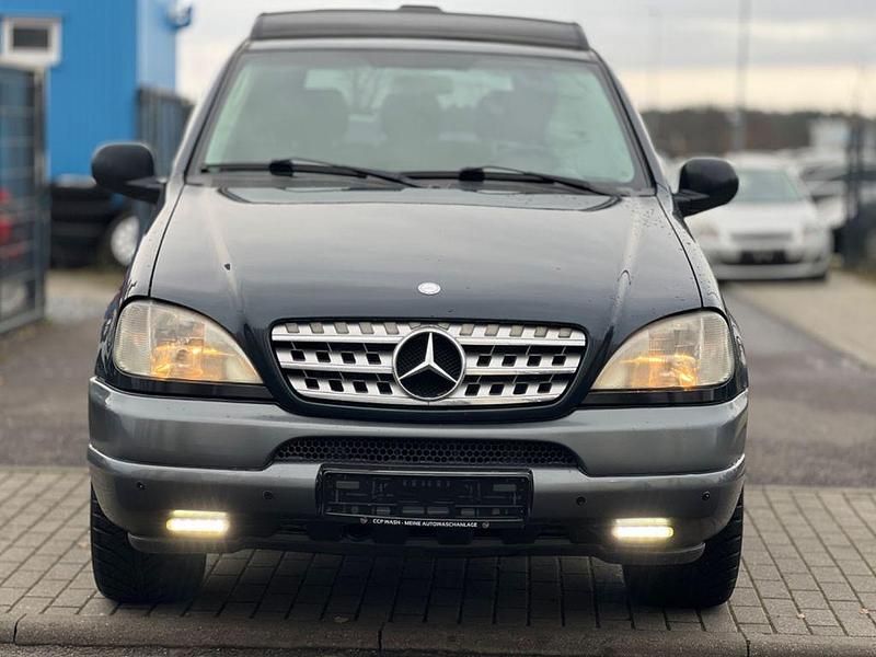 Gebraucht Mercedes ML320 218 PS (160 kW) 2001 Blau SUV