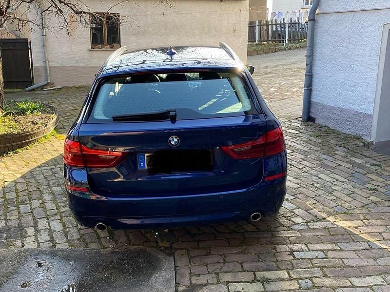 Używany BMW 520 190 KM (139 kW) 2017 Niebieski Kombi